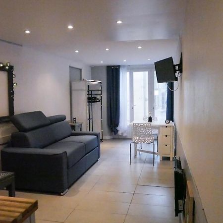Апартаменты Le Studio - La Roquebrussanne Экстерьер фото