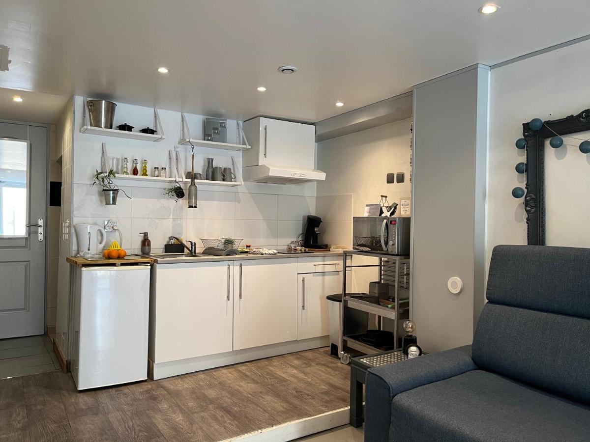 Апартаменты Le Studio - La Roquebrussanne Экстерьер фото